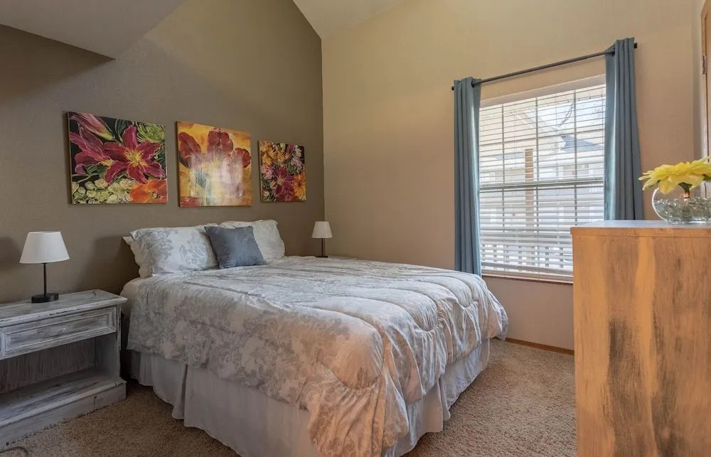 Happy Trails 2 Bedroom Condo by Redawning