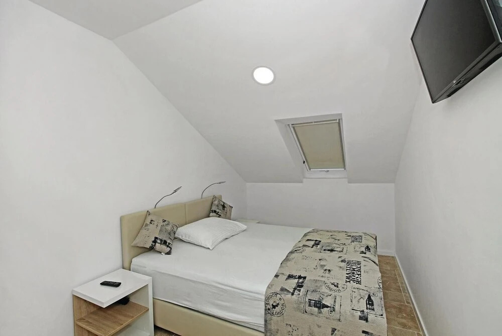 Amazing Home in Sibenik With Wifi and 3 Bedrooms