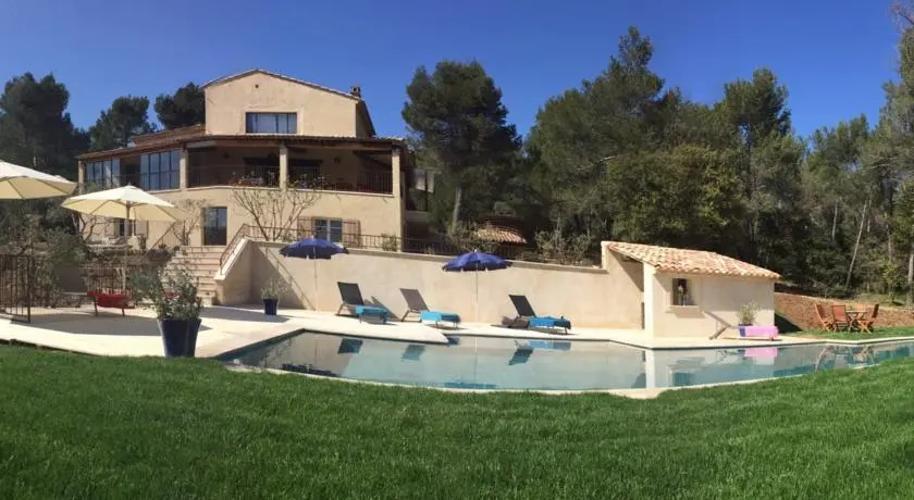 Le Domaine Des Gardis
