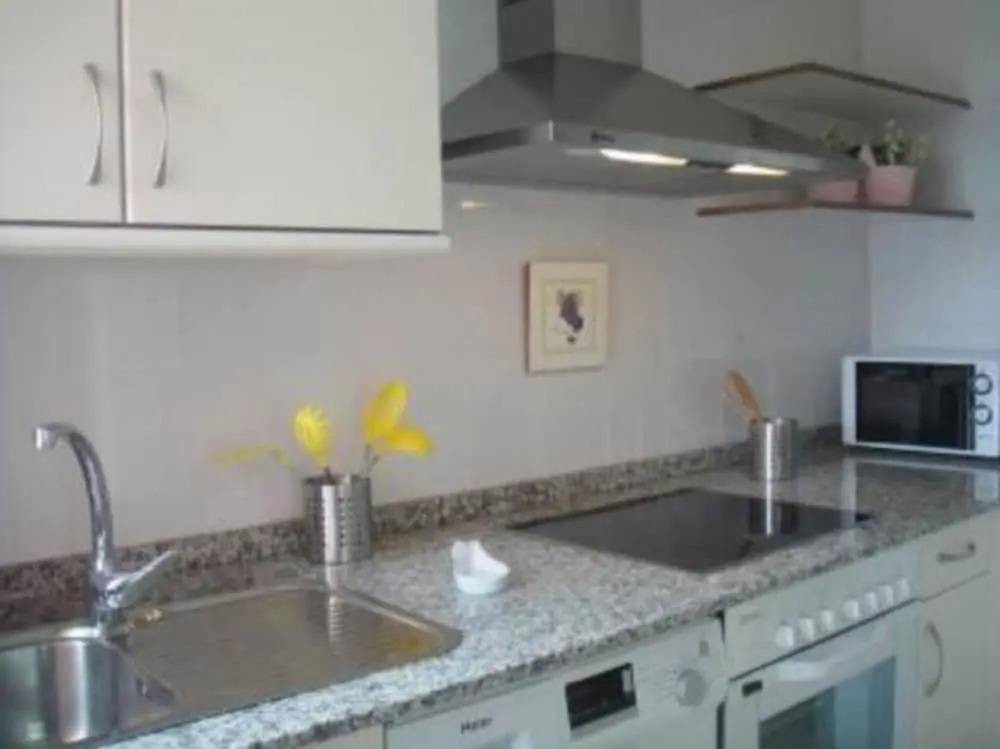 Ares 100587 2 Bedroom Apartment By Mo Rentals