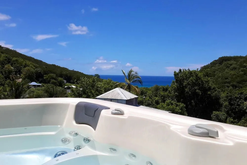 Apartment With one Bedroom in Deshaies, With Wonderful sea View, Furnished Garden and Wifi - 800 m From the Beach