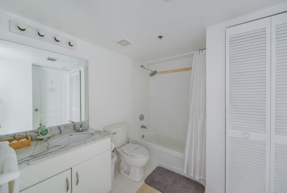 Brickell Bay 3304