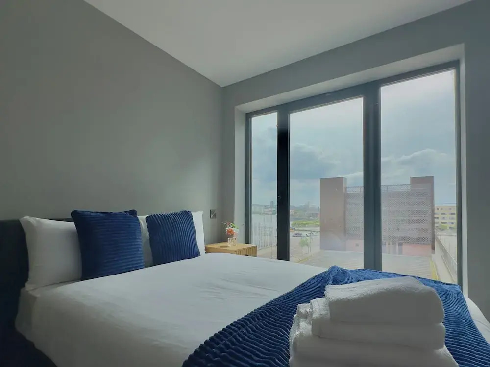 Monarchs Quay Arena Apartments by Happy Days