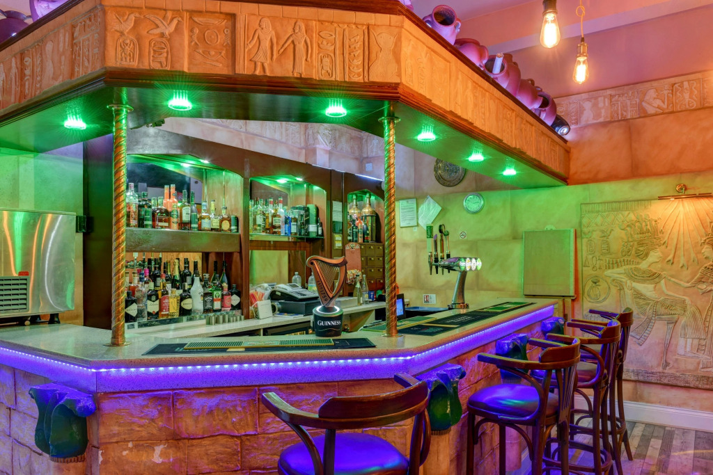 Empire Hotel