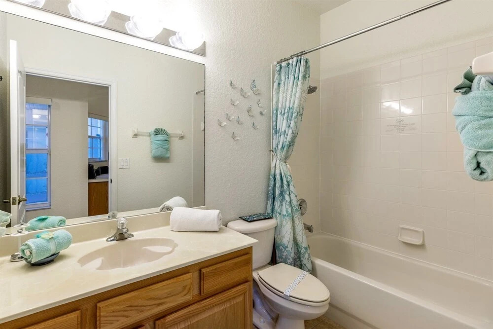 Stunning 4 Bed Pool Villa Located Just Minutes From the Orlando Area Attractions - 405