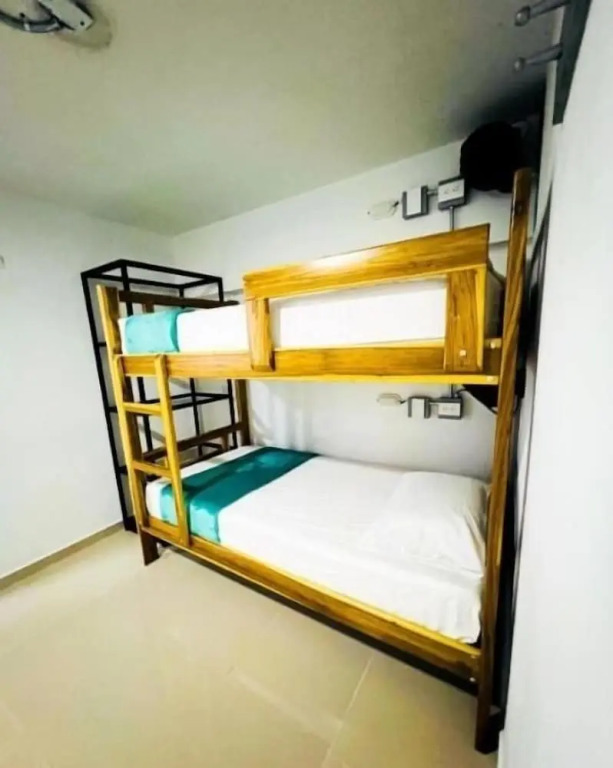 Kromatic Hostel
