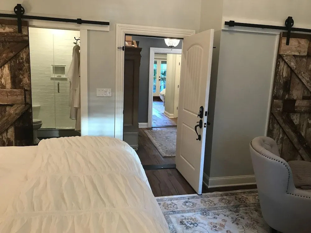 Chateau Rooms