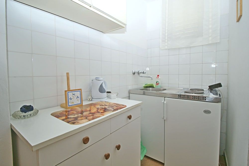 Apartments and rooms Eugenia