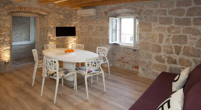 Veli Varos Apartments