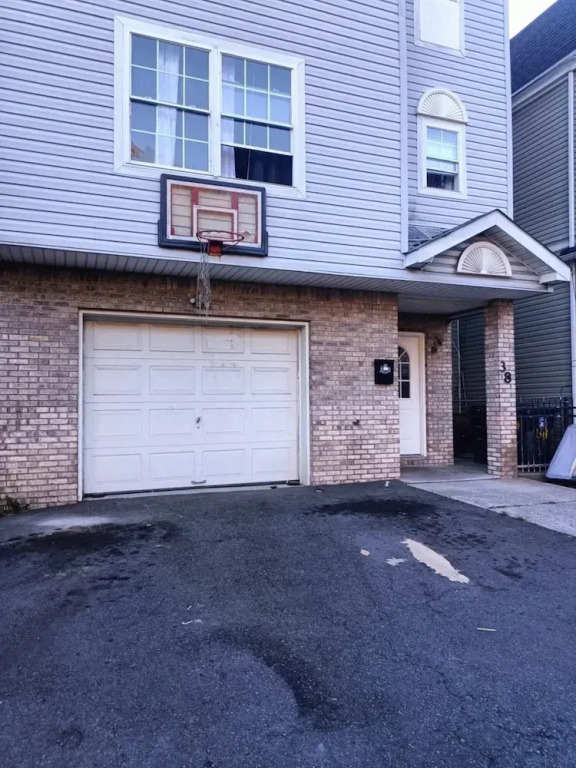 Fada Guest House - 38 Yates Ave Newark