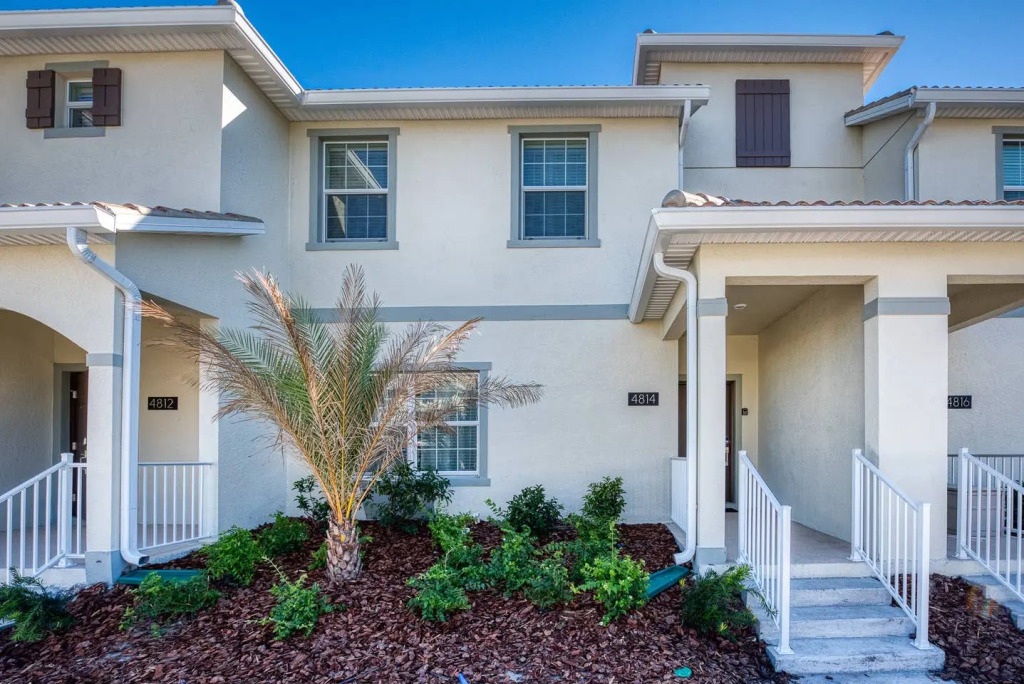Spacious house near Disney with private pool