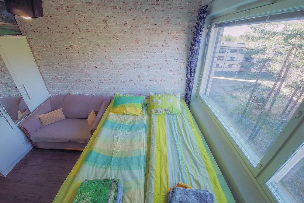 Eazy Home nearby Highway-Apartment or Private Room or Shared Room with Shared Big Kitchen,Shower,Toilet & Free Parking