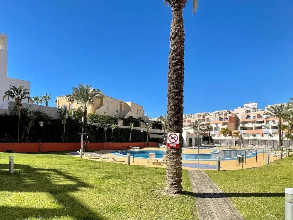 Apartment Near Beach With Pools and hot tub