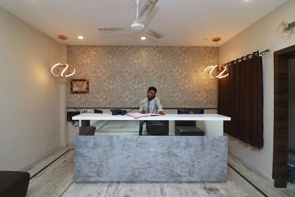 Krishna Plaza by OYO Rooms