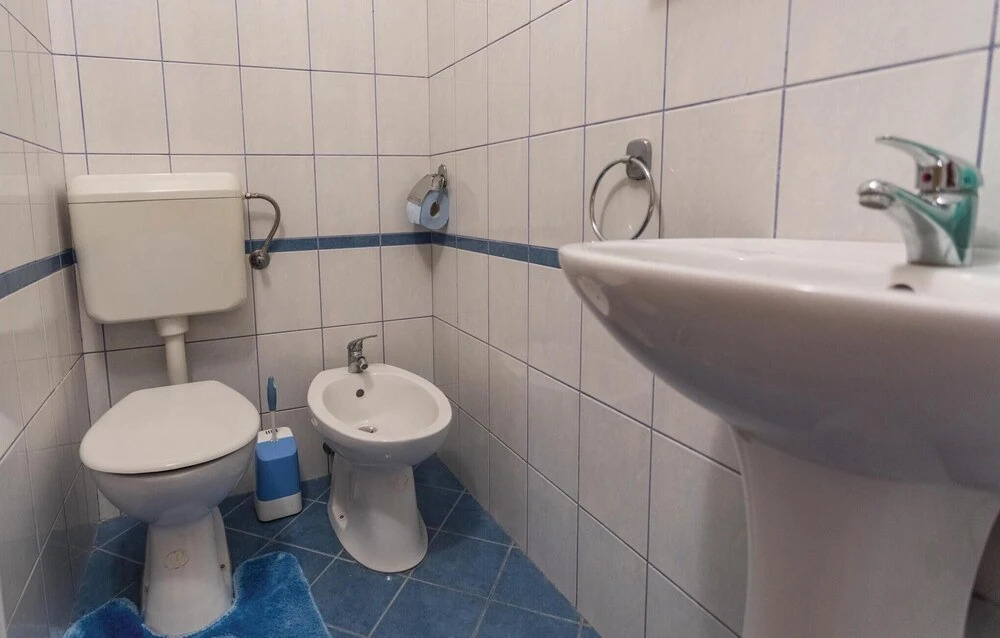Awesome Home in Bacina With Wifi and 2 Bedrooms