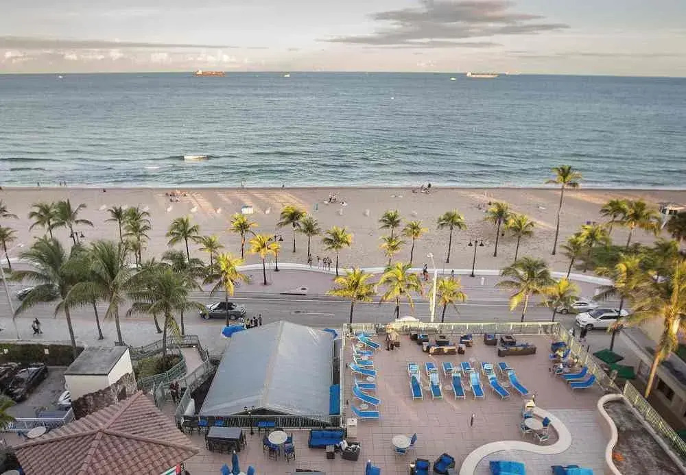 Courtyard by Marriott Oceanside Fort Lauderdale Beach