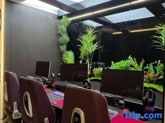 Licheng Langyu Hotel (Kashgar Administrative Service Center Xiao Yalang Wetland Park Branch)