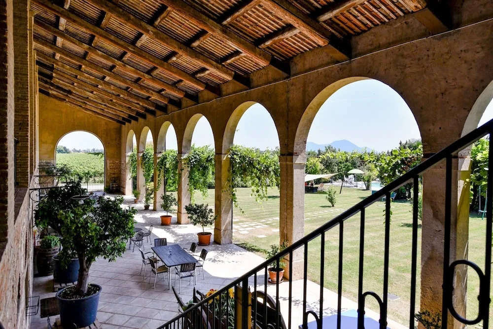 Tigli Apartment With two Bedrooms and one Bathroom on the Second Floor With 4 Metre Glass Window Apartment 6