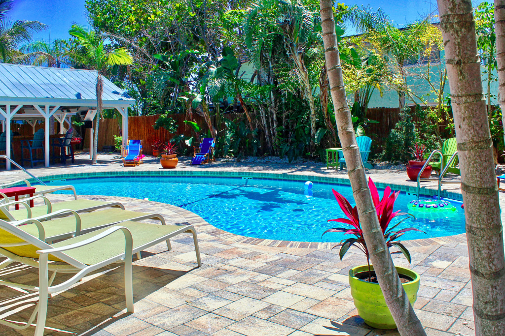 Coconut Grove Beach Resort Suite 7