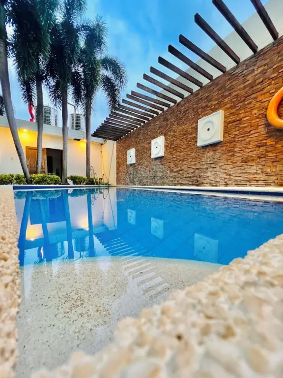 Hubomoto People's Suite