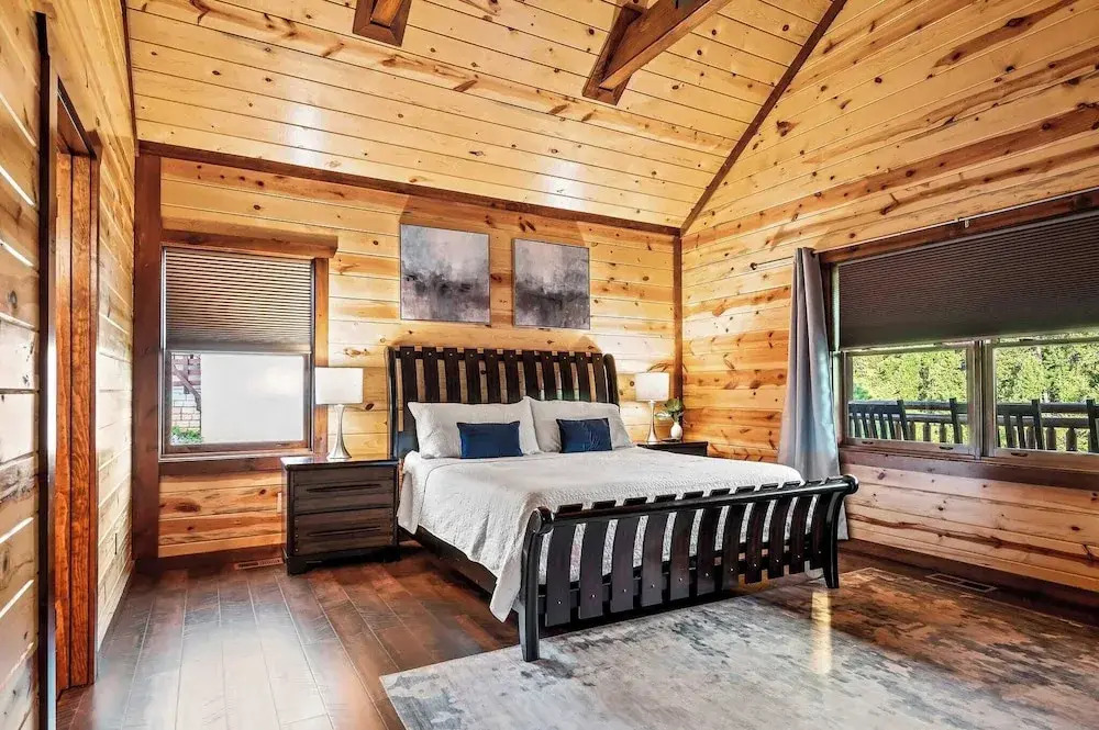 Smokeys Paradise by Avantstay Sleeps 22 + Pool