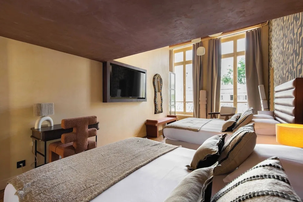 Exclusive Hotels