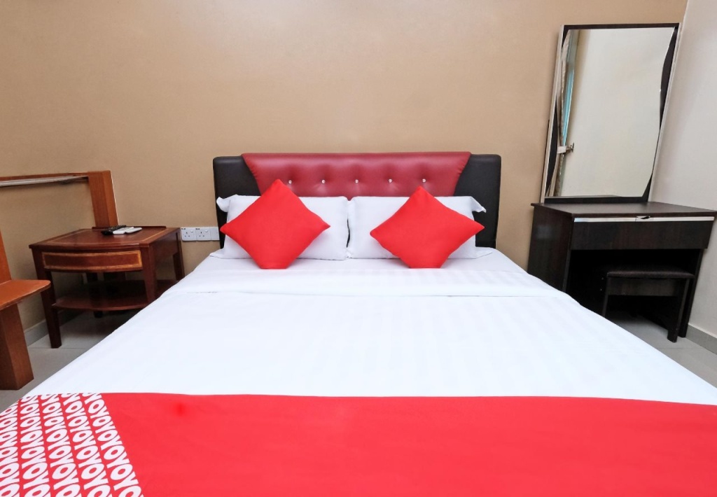 Swing & Pillows - Ayuni Hotel, Bangi Selangor