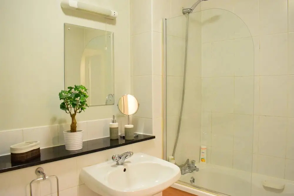 1 Bedroom Apartment Next to 3arena Sleeps 2
