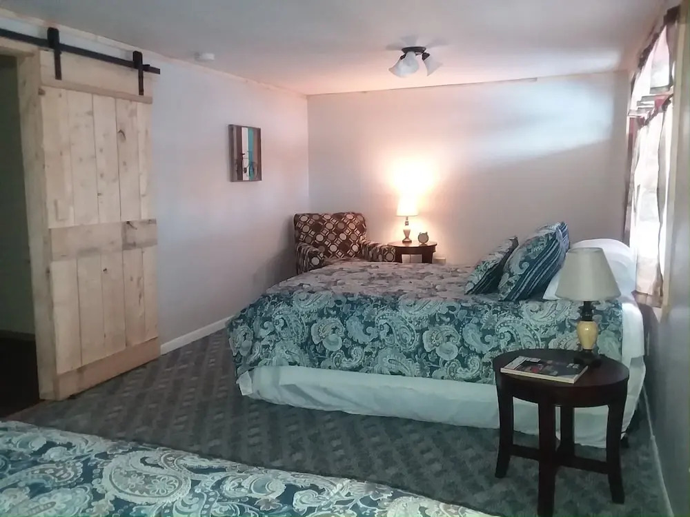 Chautauqua Hillcrest Inn