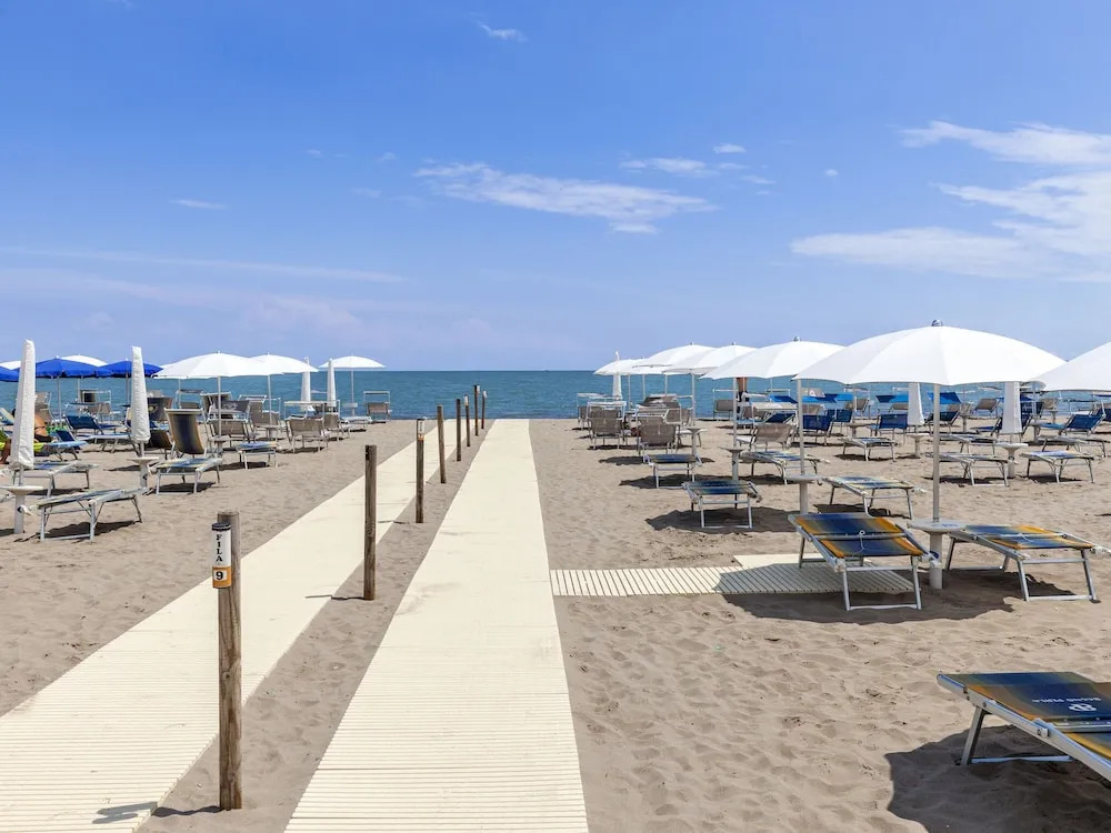 Cute beachfront apartment in Rosolina Mare, close to Venice.