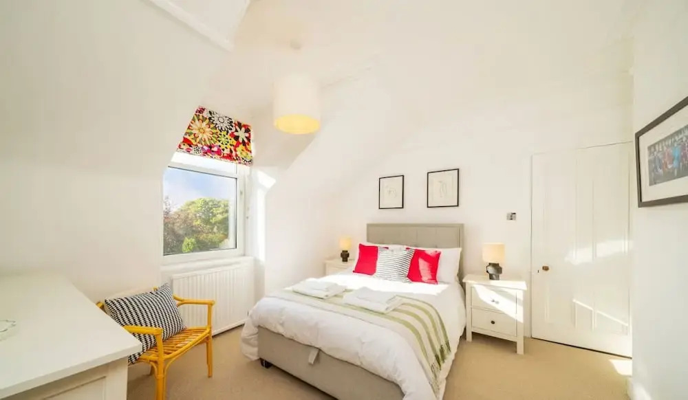 Sunnybrae House Seaside Family-friendly Getaway in Stonehaven With Hot Tub