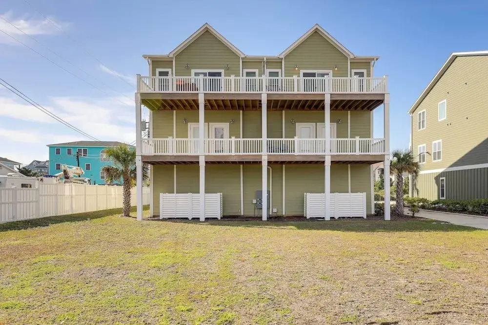 Emerald Isle Vacation Home Walk to Beach!