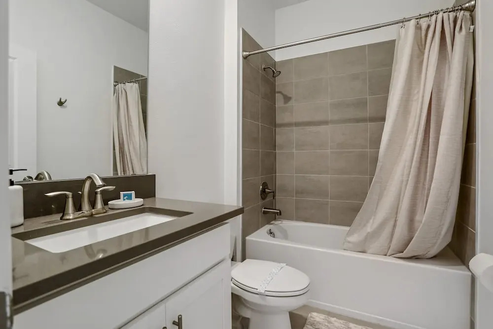 8946ptd- The Retreat At Championsgate 6 Bedroom Home by RedAwning