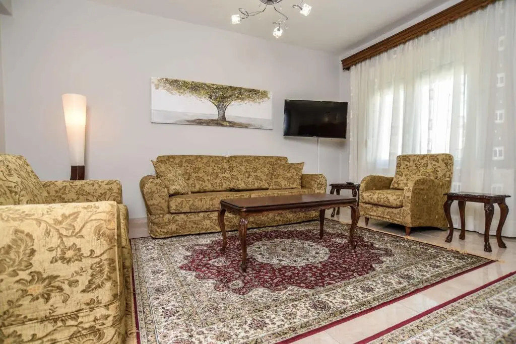 Friendly Flat 2