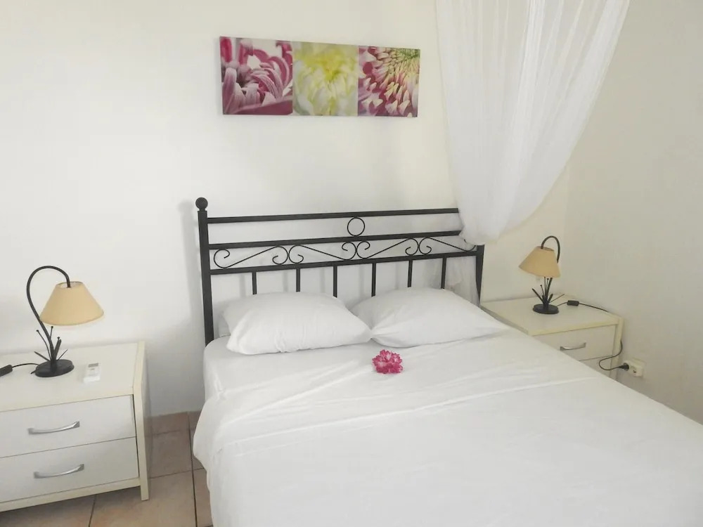 Bungalow With one Bedroom in Le Robert, With Shared Pool, Furnished Garden and Wifi