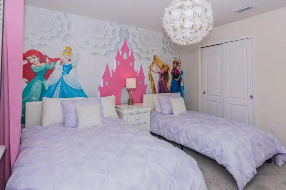 Beautiful Themed Vacation Home With Pool St5509