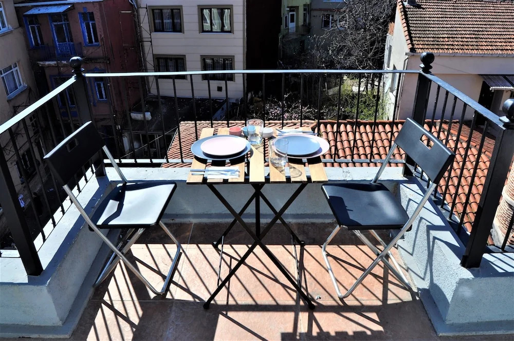 Rooftop Balat Rooms and Apartments Vodina
