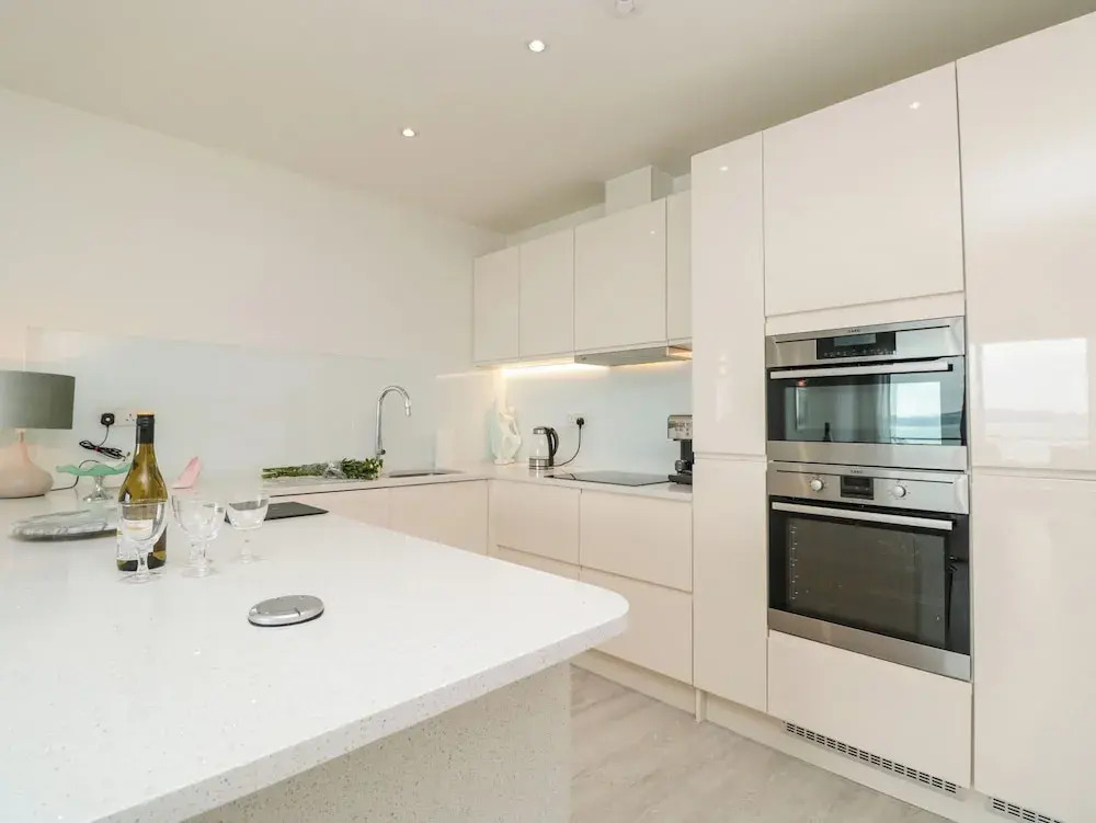 Apartment 20 Summer Place