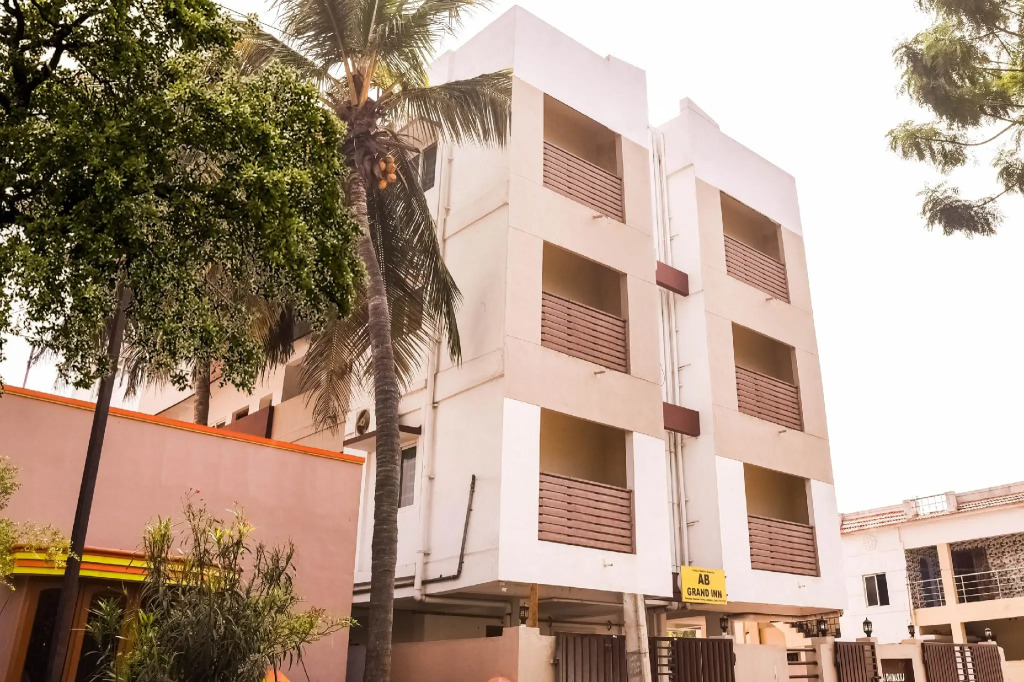 OYO 78895 Hotel Coral Tree