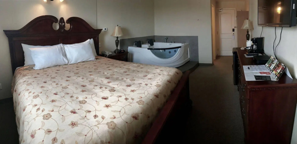 Park West Inn