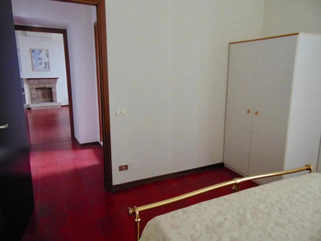 S239 - Sirolo, trilocale in piazza con aria condizionata