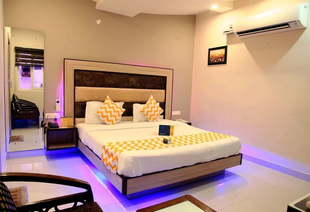 FabHotel Diamond