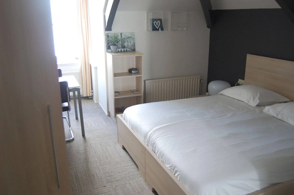 B&B Vesting10