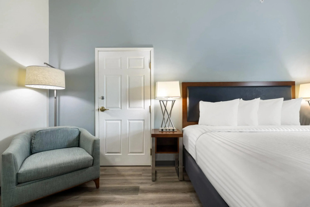 Wingate by Wyndham and Williamson Conference Center