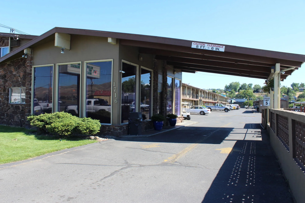 Отель Льюистона Cedars Inn Lewiston