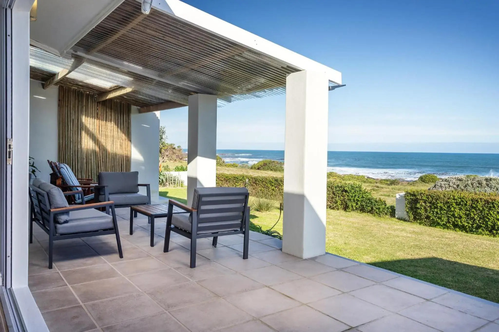 Shore's Edge cottage