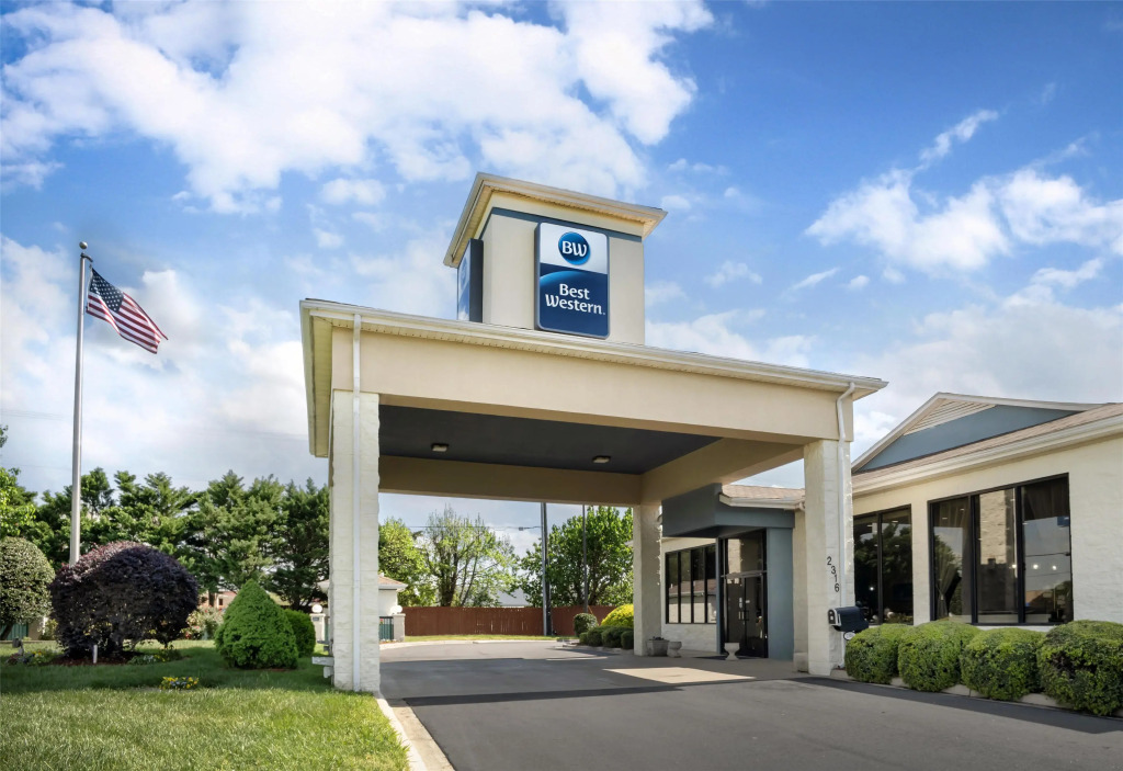 Best Western Inn & Suites Monroe