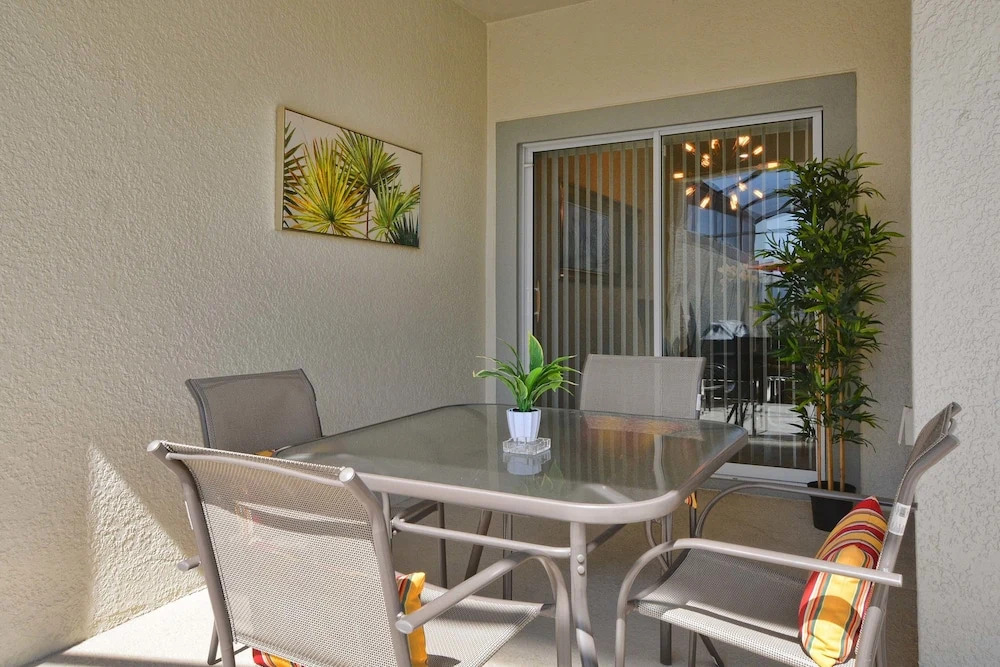 Storey Lake 4 Bedroom Townhome w Splashpool - 1624ST