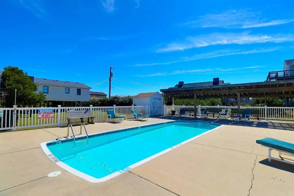 7144 - Dolphin Lookout
