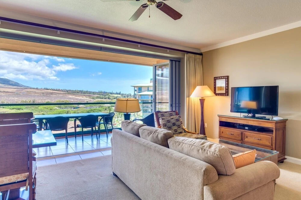 K B M Resorts- Hkk-816 Over-sized 1bdrm, 690 sq. Ft., Easy Pool and Beach Access, Remodeled!